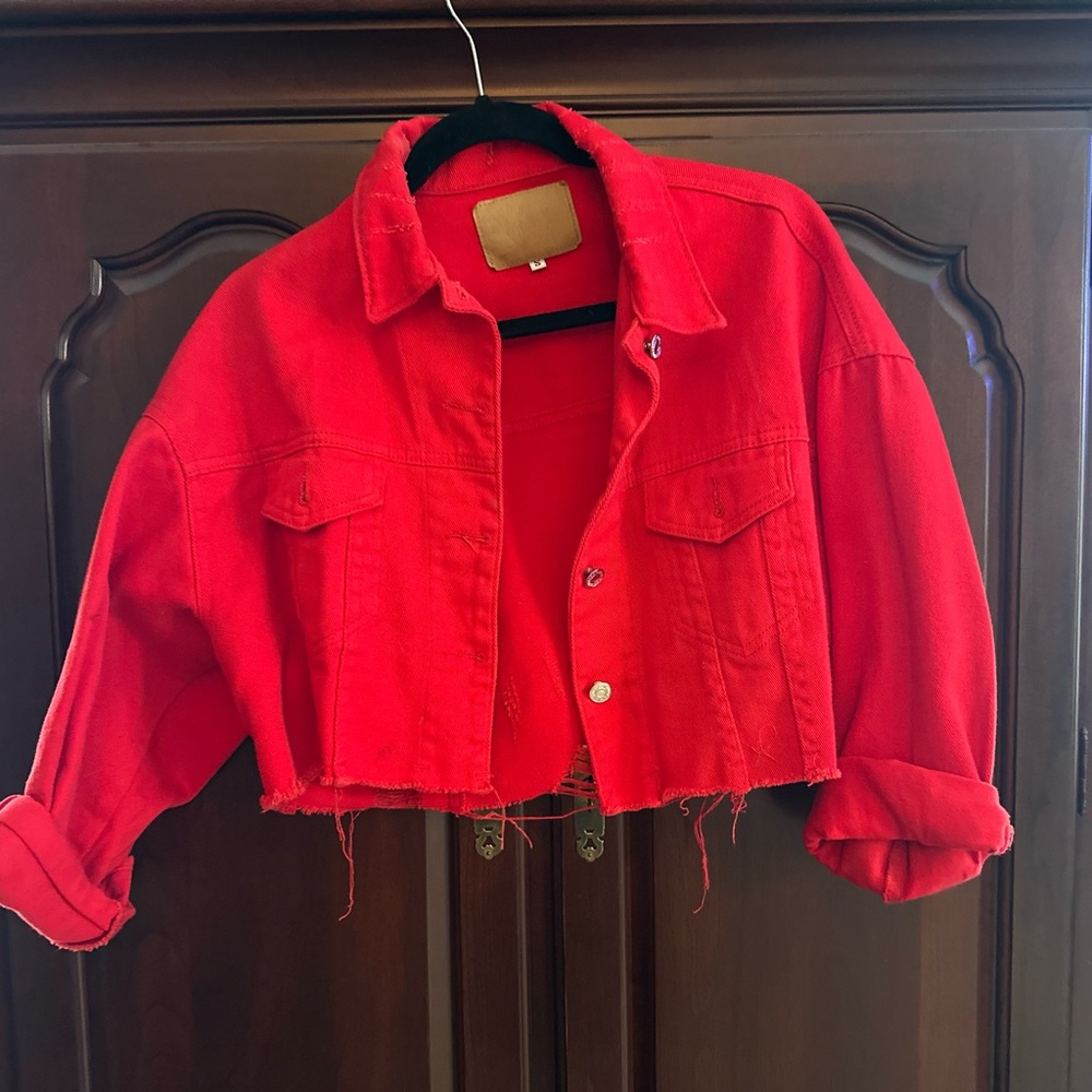 Cropped denim jacket